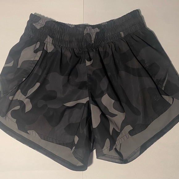 Athleta Pants - xxs athleta camo athletic shorts